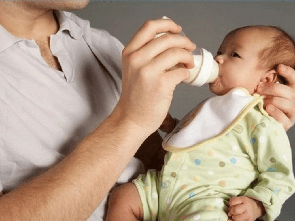 kien-nhan-va-linh-hoat-theo-phan-ung-cua-be