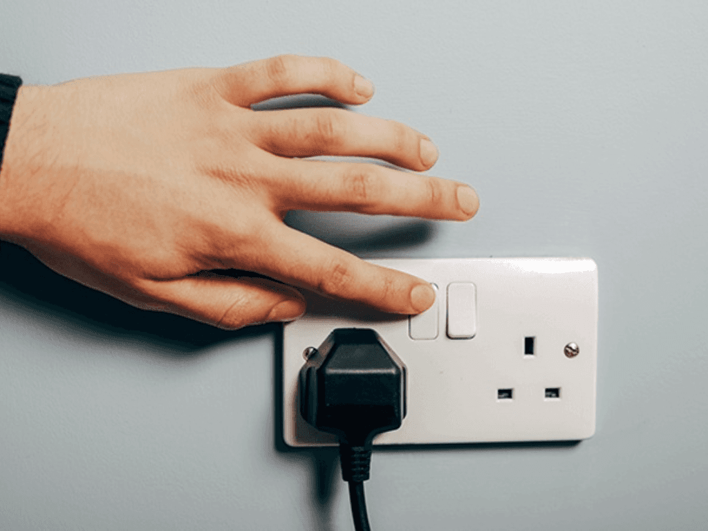 thiet-bi-nao-dang-ngon-dien-trong-nha-ban-ma-ban-khong-de-y