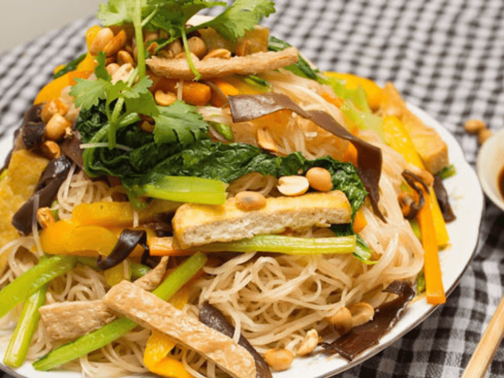 cac-buoc-thuc-hien-hu-tieu-xao-chay-ngon-kho-cuong