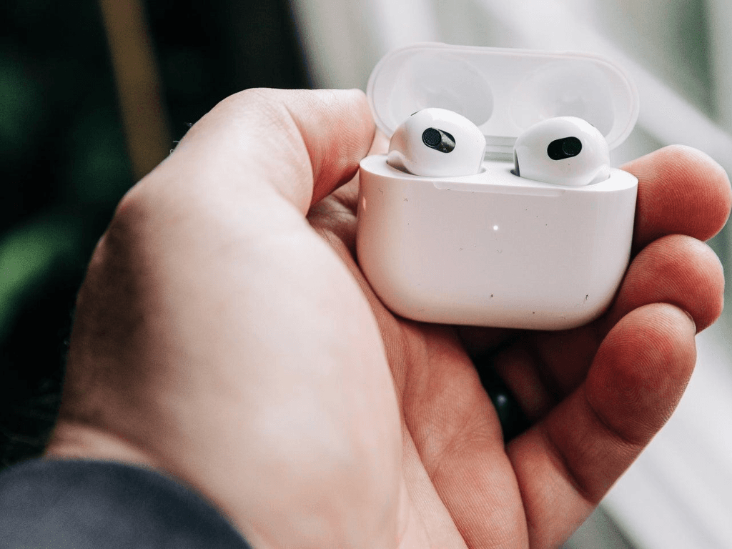 goi-y-chon-case-airpods-phu-hop-mua-sao-cho-dang-dong-tien