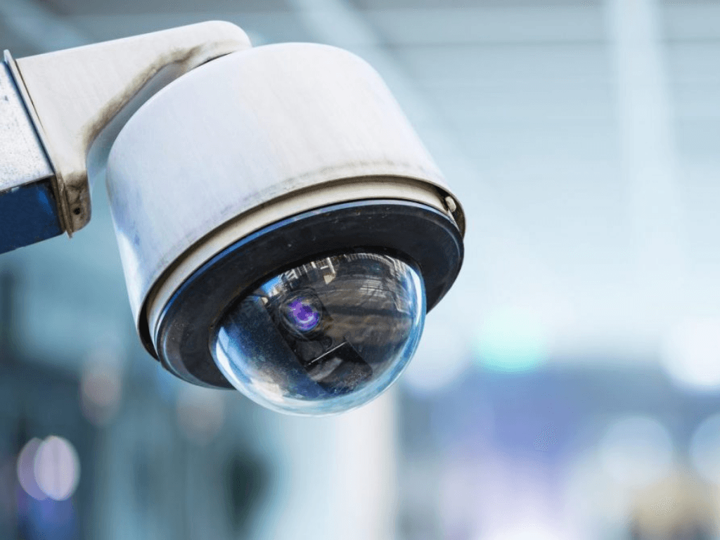 camera-bi-mat-mau-la-gi-dau-hieu-nhan-biet-de-nham-lan