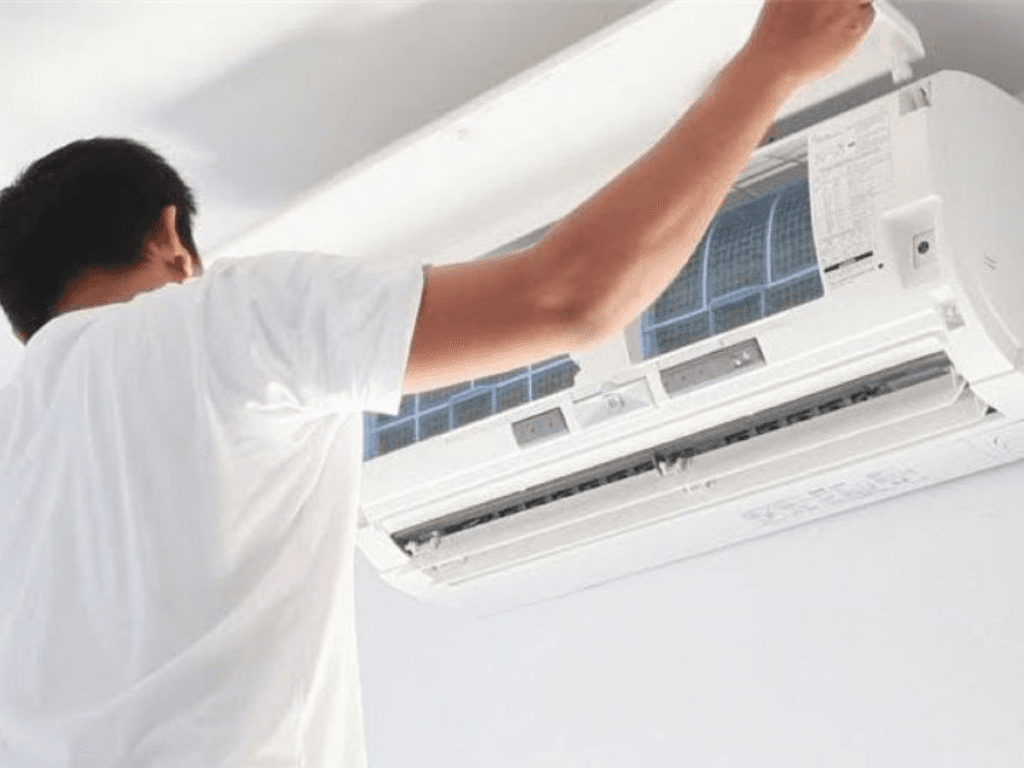 khi-nao-nen-tu-ve-sinh-khi-nao-can-goi-tho-chuyen-nghiep