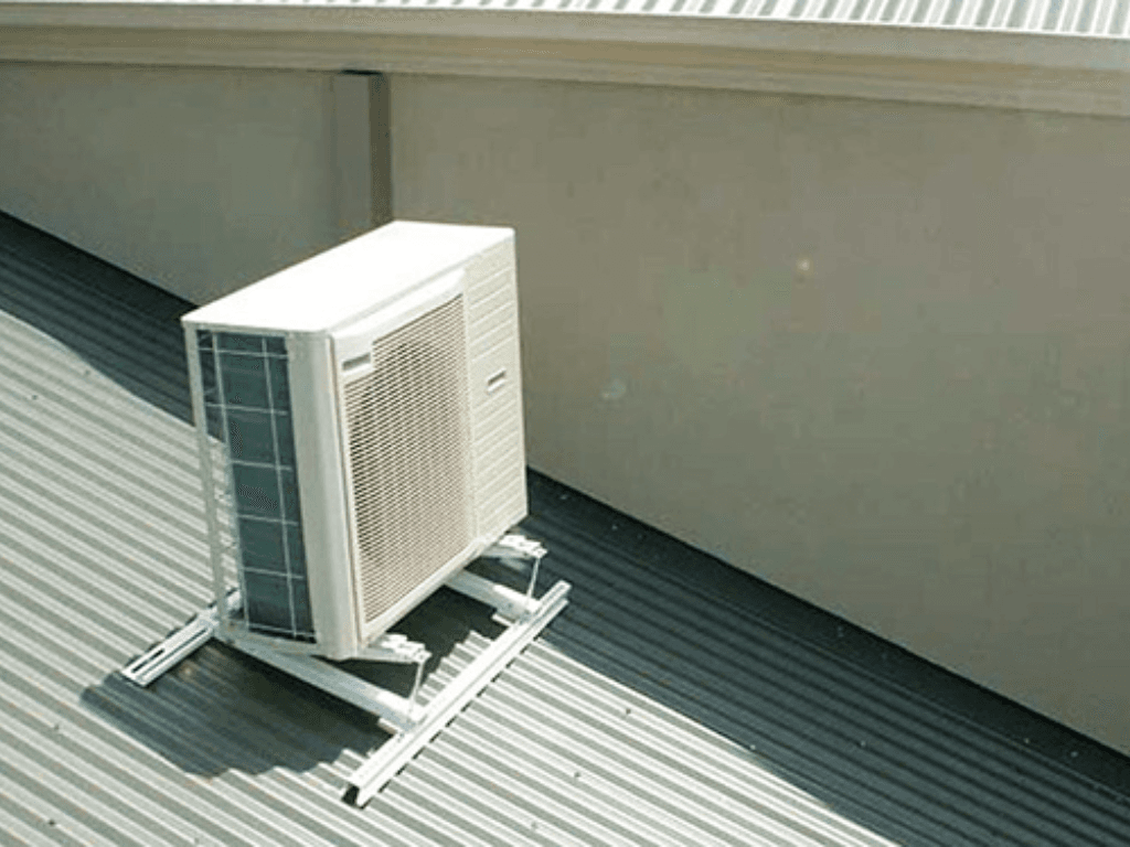 dac-diem-cua-nha-mai-ton-va-vi-sao-kho-giu-nhiet