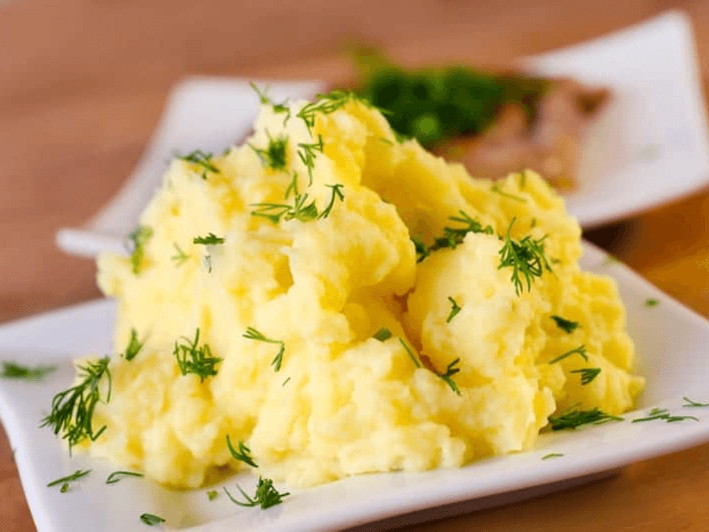 meo-bao-quan-va-tai-su-dung-phan-khoai-nghien-con-thua