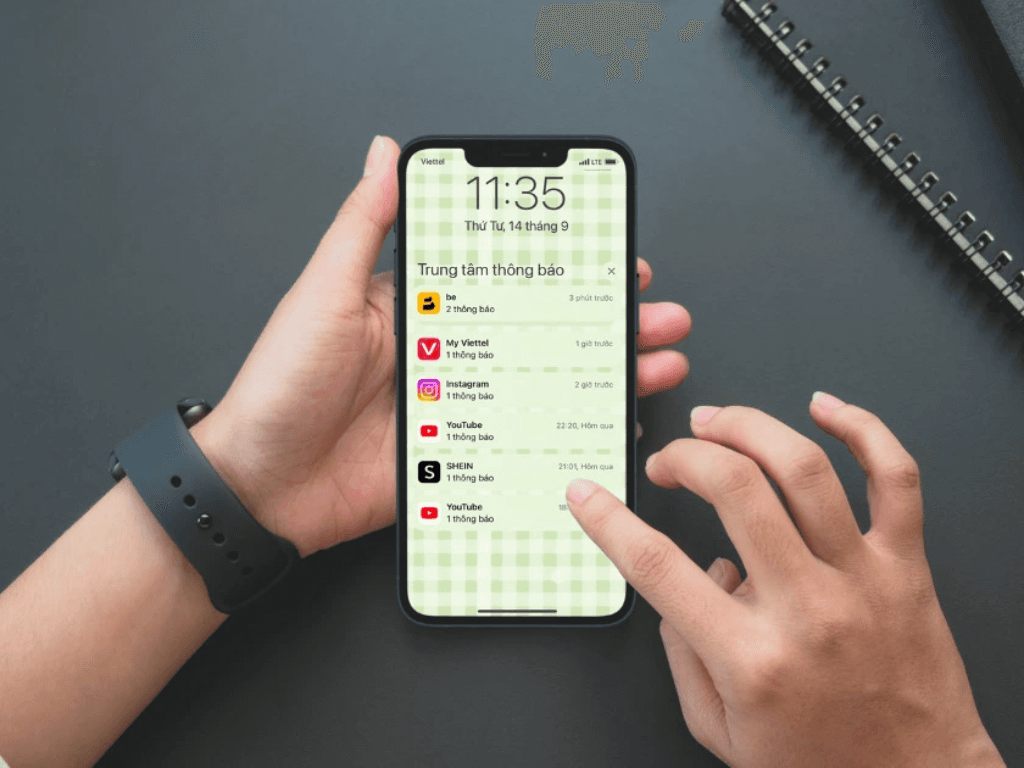 dung-ung-dung-lich-am-cua-ben-thu-ba