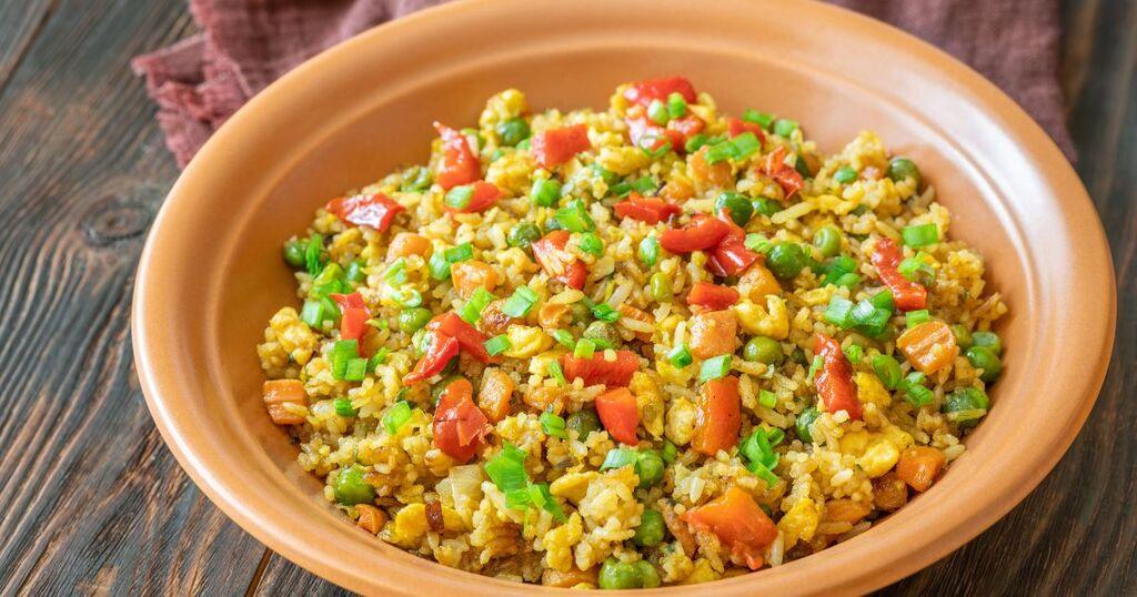 vi-sao-com-chien-chay-vet-tu-lanh-la-lua-chon-dang-thu-moi-tuan