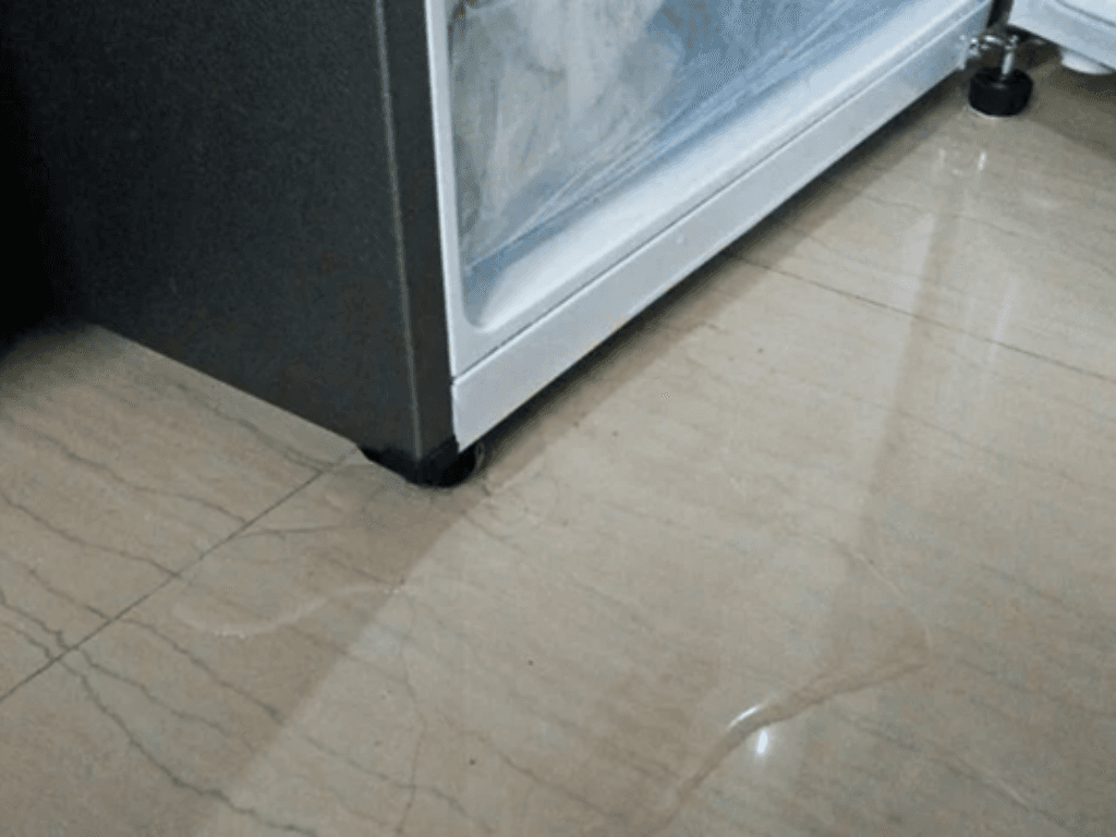 cach-kiem-tra-va-xac-dinh-nguyen-nhan-tu-lanh-chay-nuoc-ngay-tai-nha