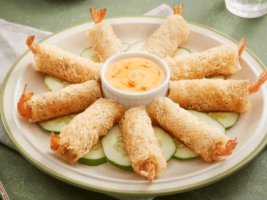 vi-sao-cha-gio-re-duoc-goi-la-mon-gion-quoc-dan