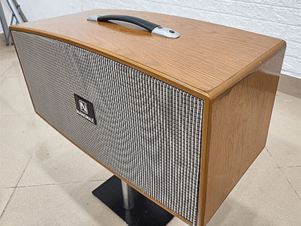 so-sanh-loa-nanomax-voi-mot-so-thuong-hieu-pho-bien-cung-tam-gia