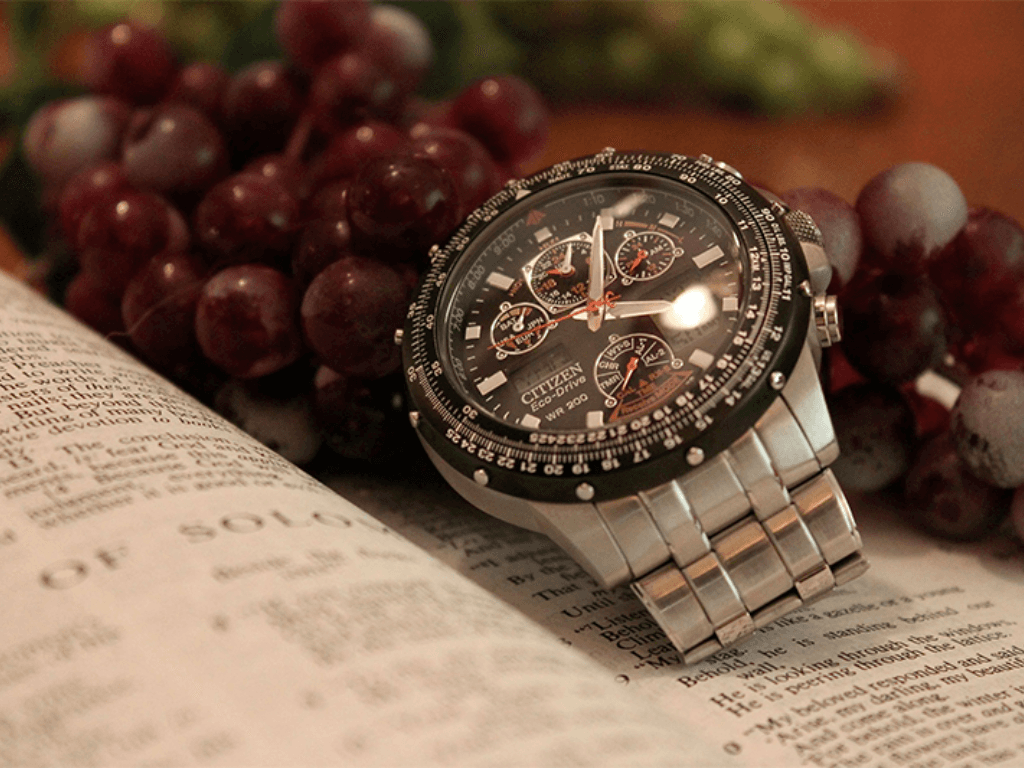 tuong-lai-cua-dong-ho-nguyen-tu-khong-chi-de-do-thoi-gian-ma-con-de-kham-pha-vu-tru