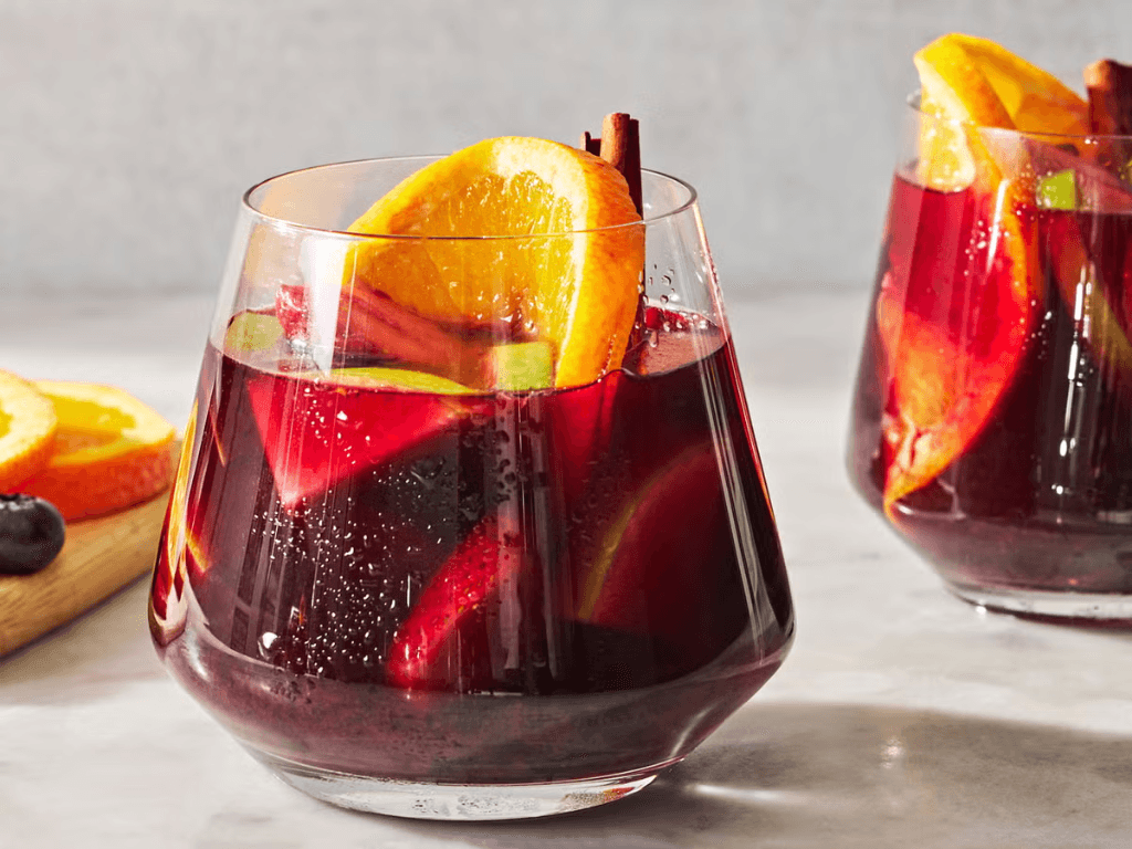 cach-pha-sangria-chuan-vi-nhung-khong-can-chuan-bartender