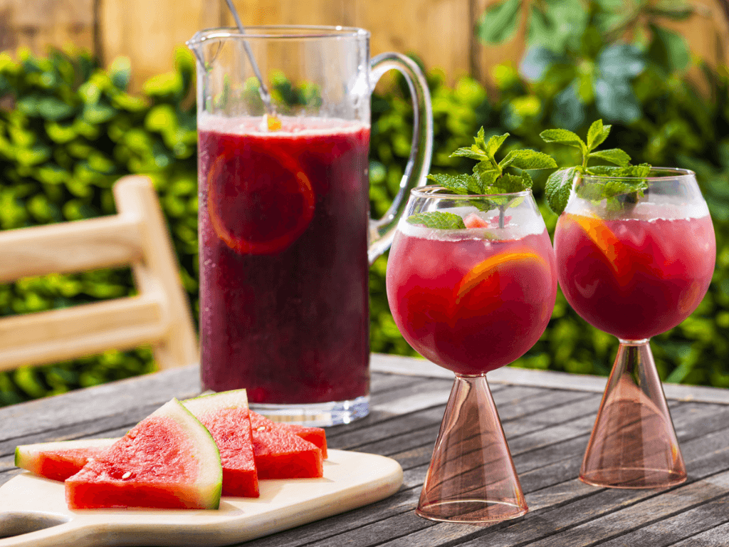 sangria-la-gi-va-vi-sao-lai-hop-voi-tam-trang-muon-quen-deadline