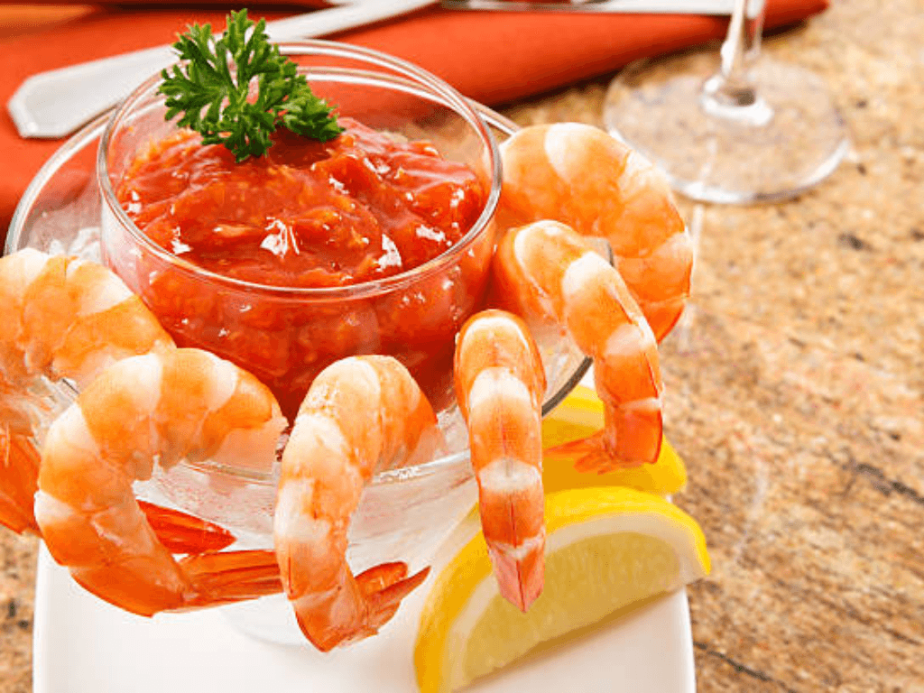 bien-tau-sang-tao-voi-cocktail-tom-theo-phong-cach-rieng