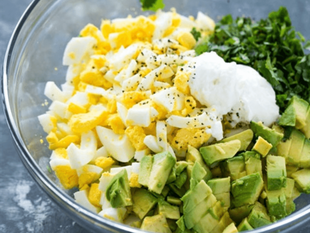 goi-y-bien-tau-salad-bo-trung-theo-tung-khau-vi