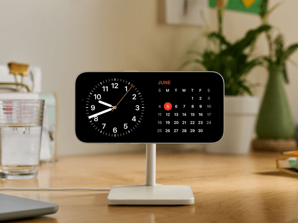 vi-sao-nen-bien-iphone-thanh-dong-ho-de-ban