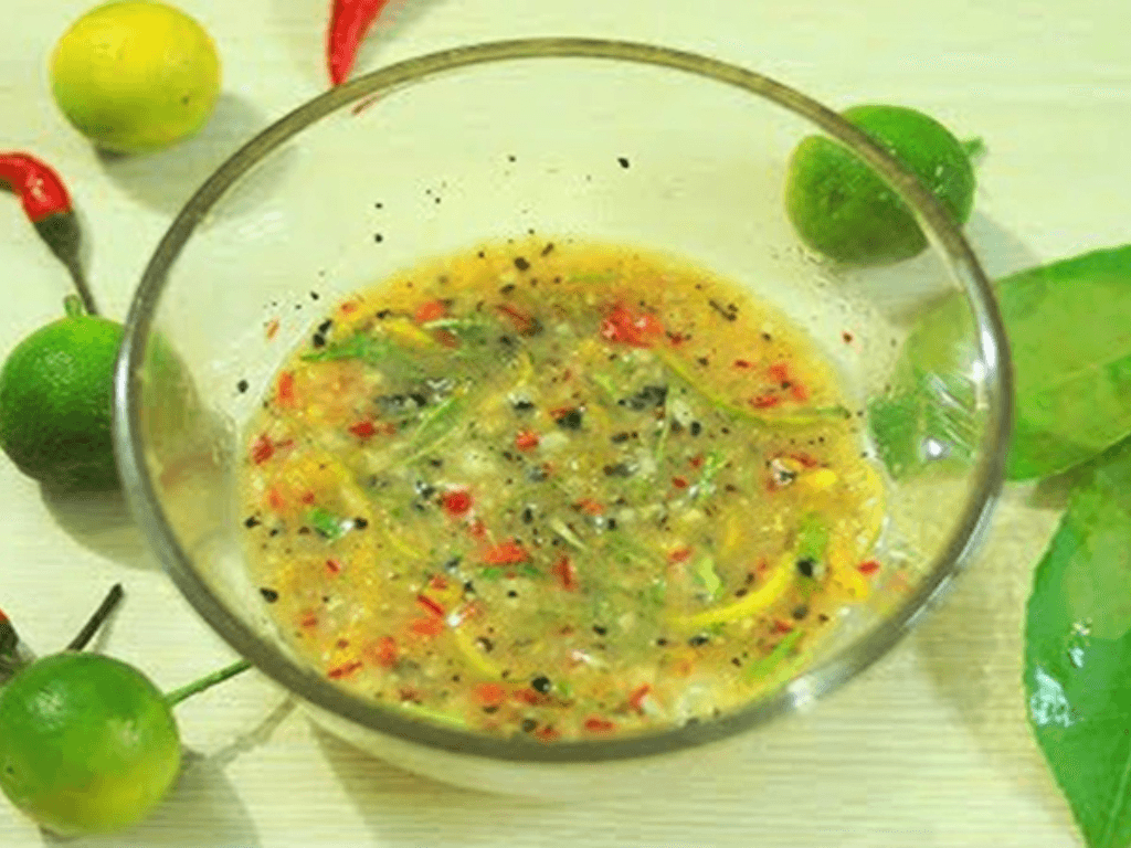 meo-bao-quan-va-dung-nuoc-cham-dung-cach-de-giu-tron-huong-vi