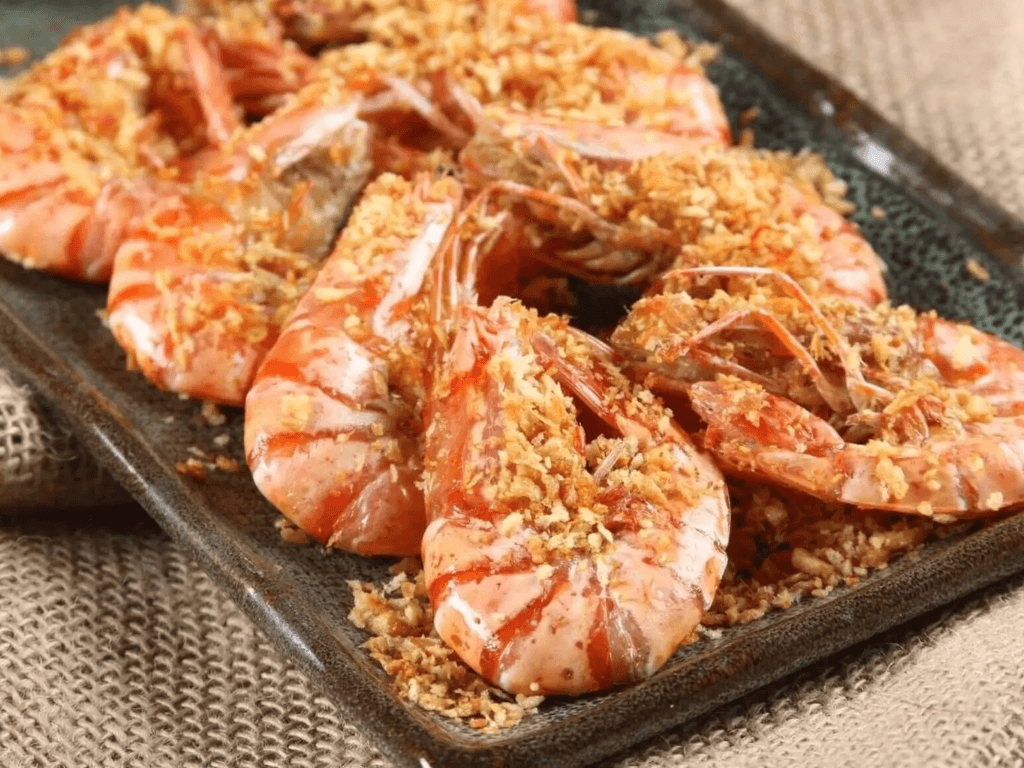 goi-y-cach-bay-tom-chien-dep-va-bien-tau-them-hap-dan