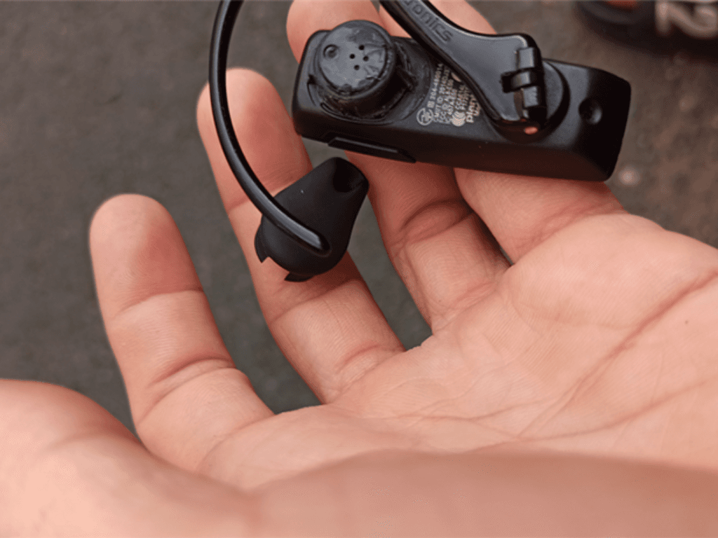 ai-la-nguoi-nen-dau-tu-vao-plantronics