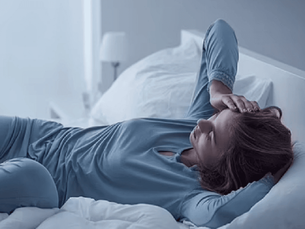 nguoi-tre-da-tu-chua-lanh-mat-ngu-do-stress-the-nao