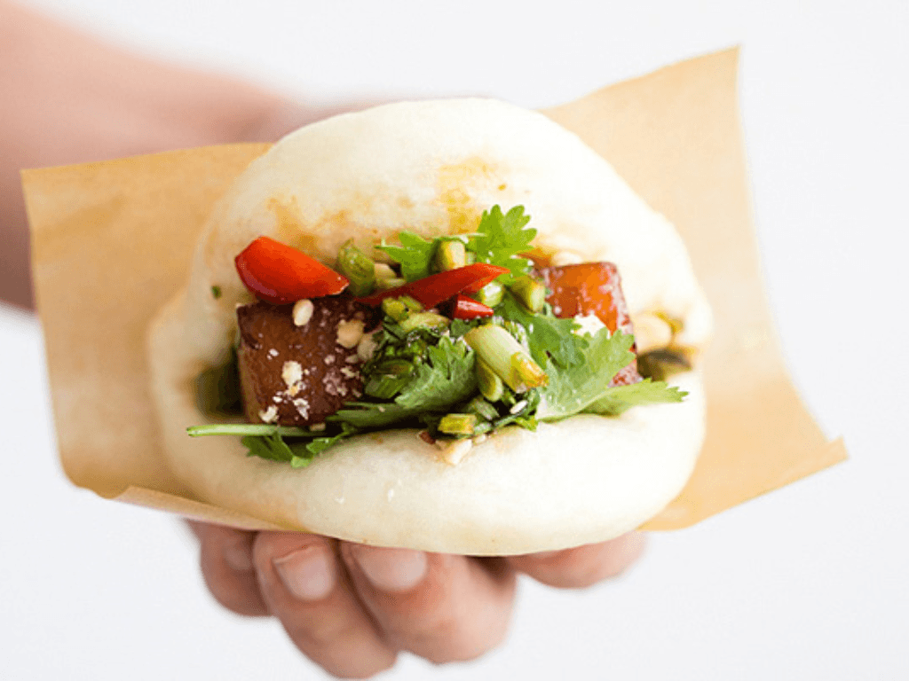 trinh-bay-banh-bao-dung-dieu-va-bat-mat-nhu-ngoai-hang