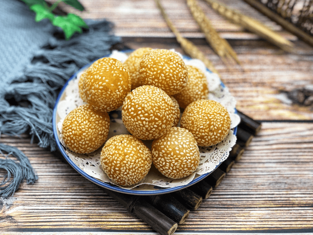 gioi-thieu-ve-banh-cam-mon-ngon-tuoi-tho-khong-the-quen