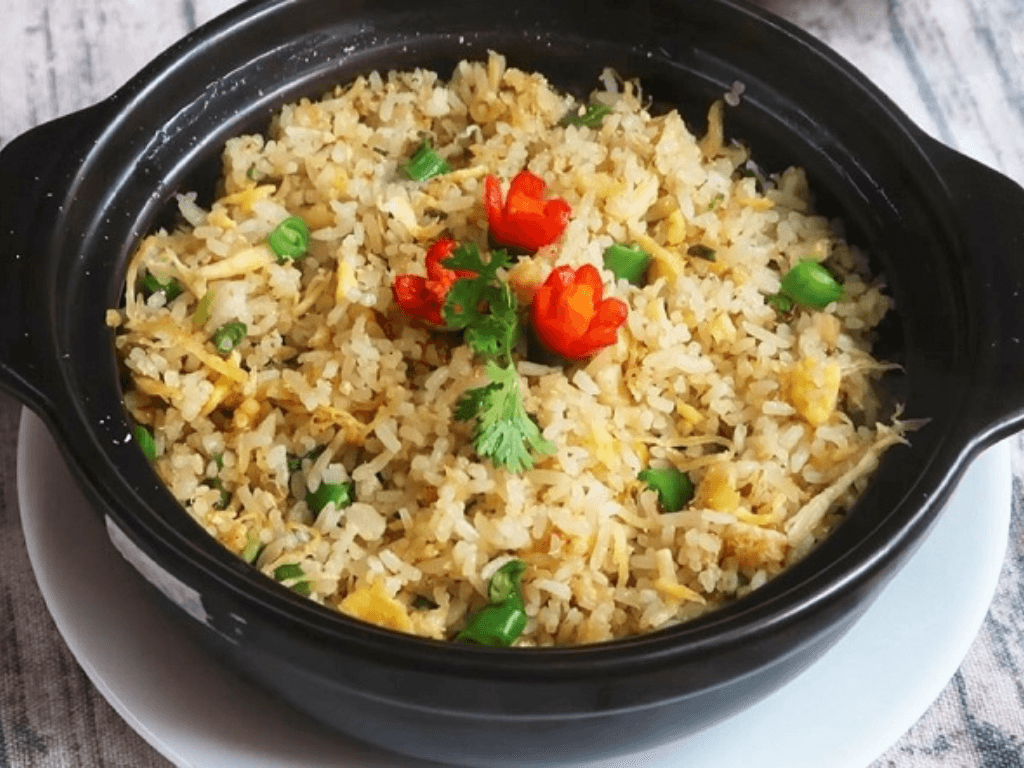 vi-sao-com-chien-ca-man-la-vi-cuu-tinh-cho-nhung-ngay-chan-com