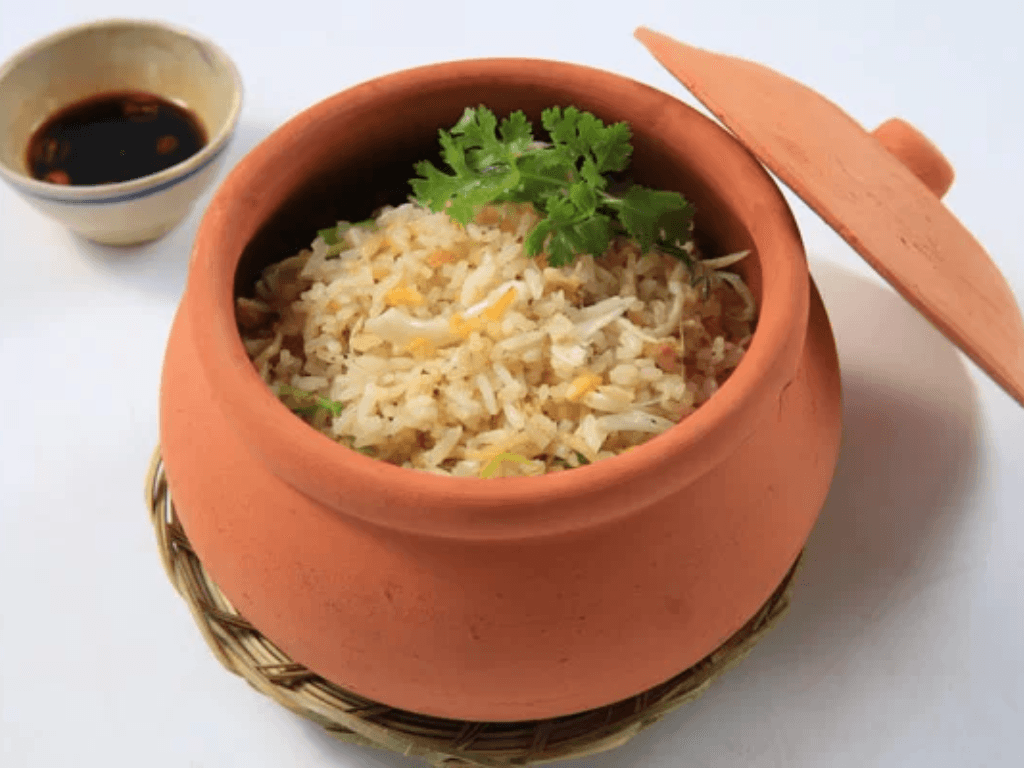 bien-tau-com-chien-ca-man-theo-khau-vi-tung-nha