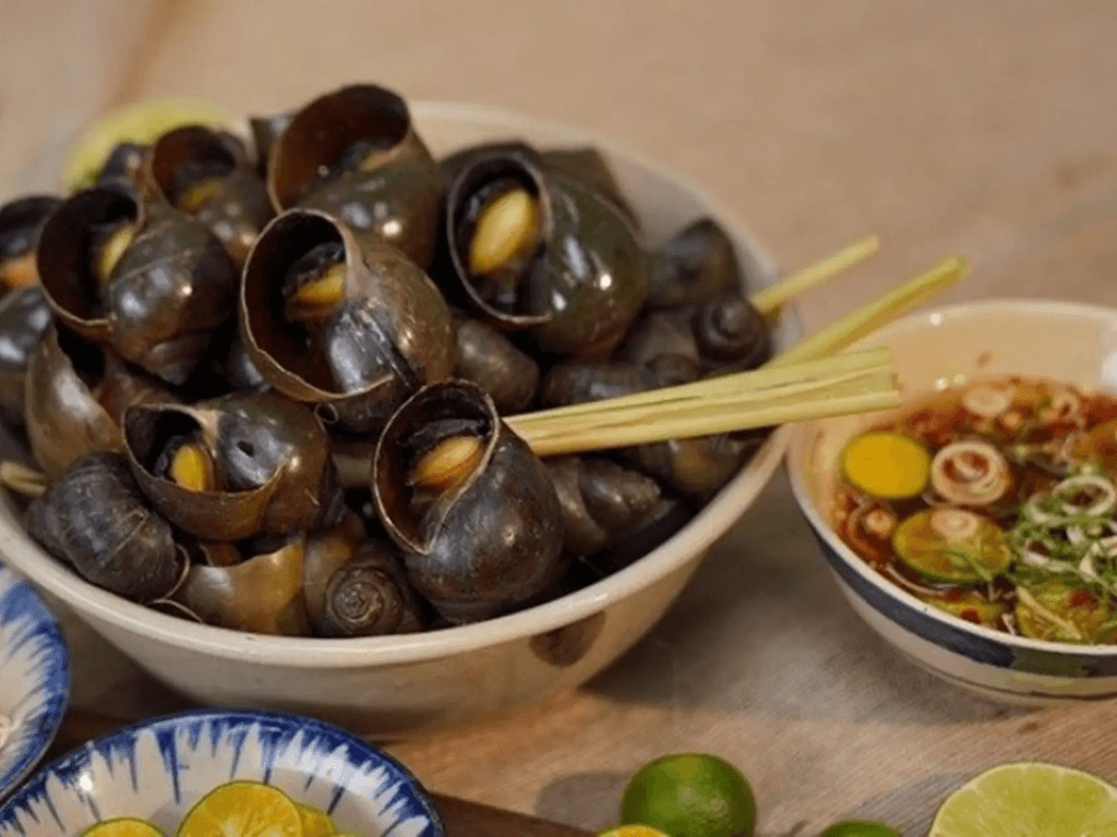 pha-nuoc-cham-chat-luong-cao-linh-hon-cua-mon-oc-hap