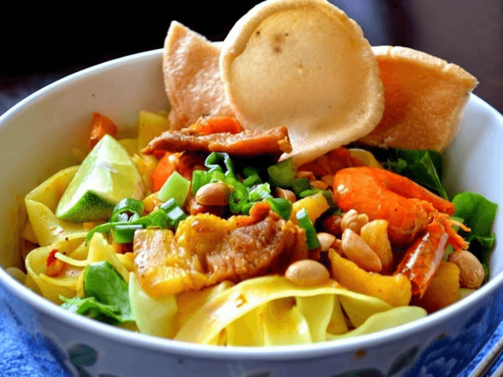 cac-buoc-lam-mi-quang-chuan-vi-da-lat-tu-gian-bep-nha-ban