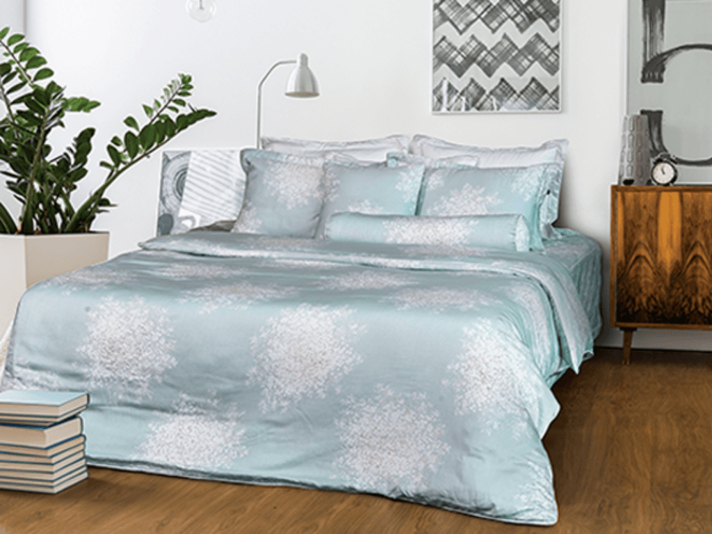 chon-mau-chan-ga-hop-tuoi-mao-theo-tung-menh