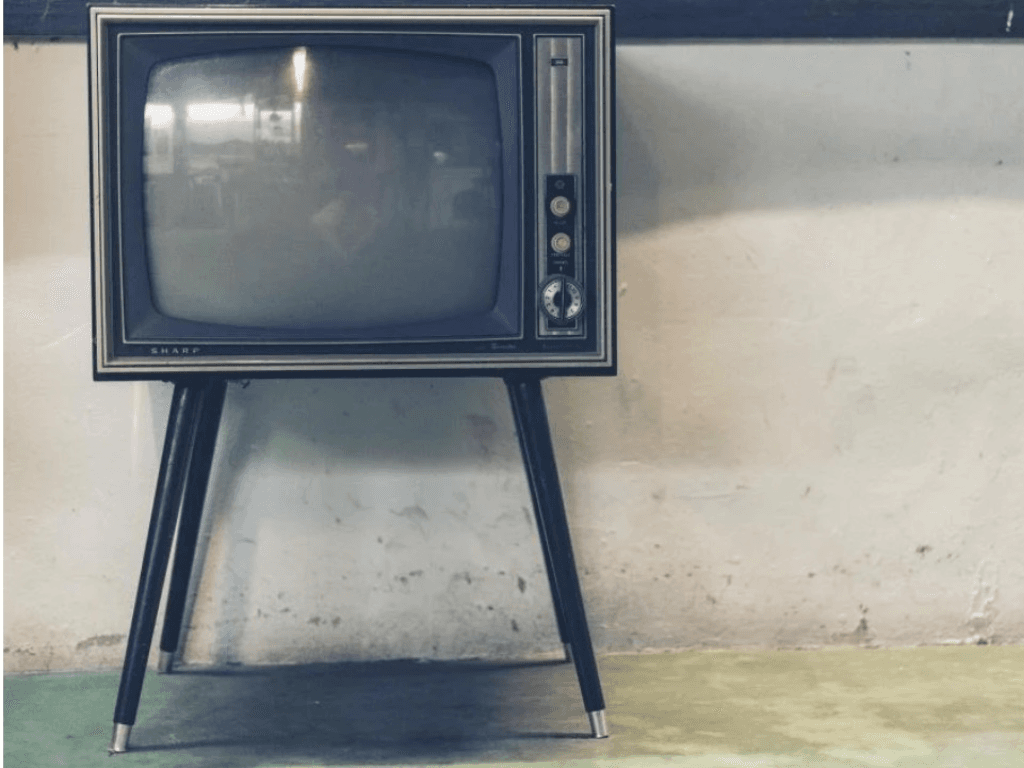 nhuoc-diem-cop-mac-thoi-dai-cu-cua-tivi-crt