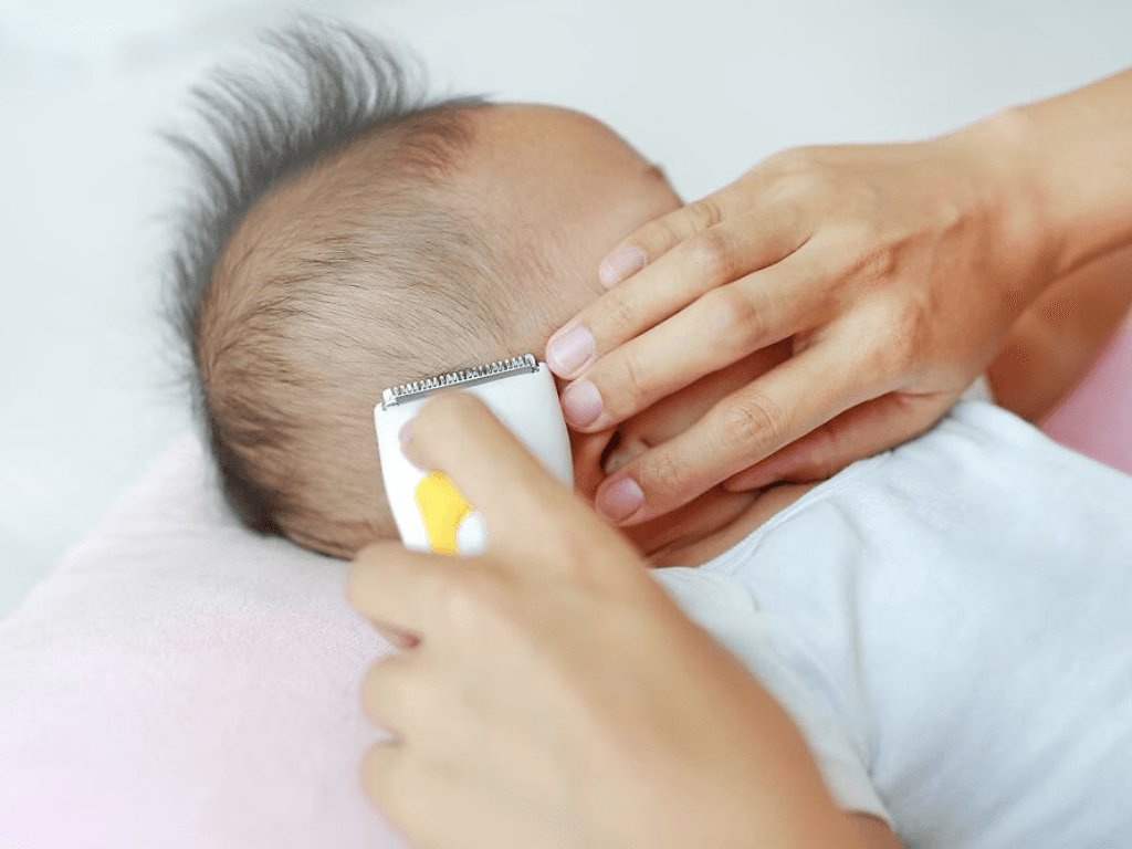 toc-mau-la-gi-va-vi-sao-nhieu-me-xem-viec-cat-toc-mau-la-nghi-le