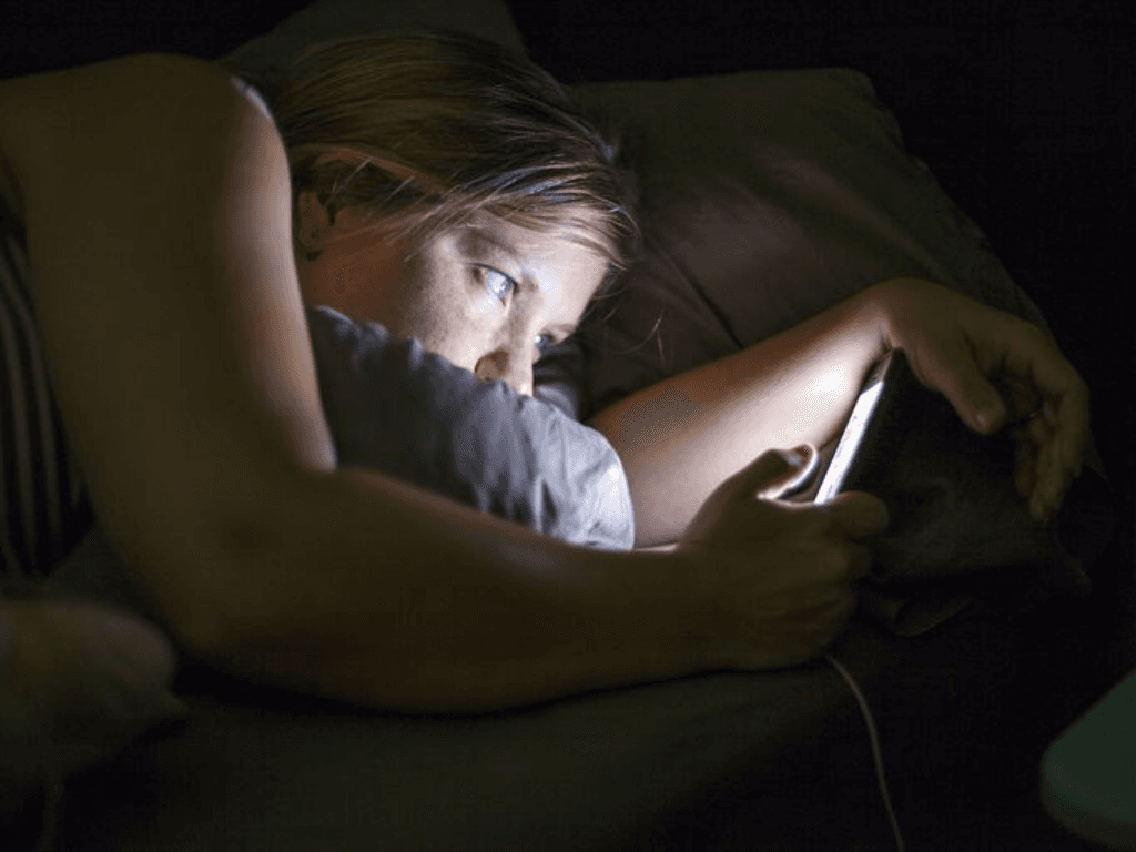 so-sanh-nguoi-ngu-som-voi-nguoi-thuc-khuya-da-ai-dep-hon