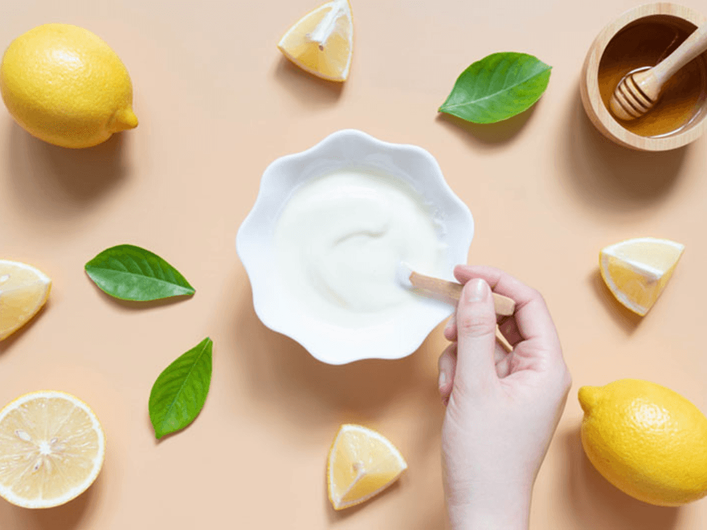 nguyen-lieu-re-beo-trong-bep-giup-duong-trang-da-tay