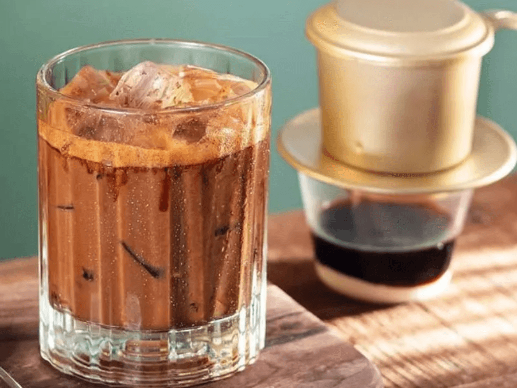 ca-phe-sua-thuc-uong-quoc-dan-nhung-de-gay-tang-can