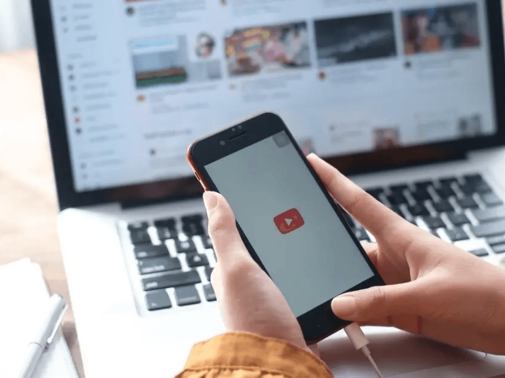 thu-thuat-an-giau-nghe-nhac-youtube-tat-man-hinh-tren-dien-thoai-android