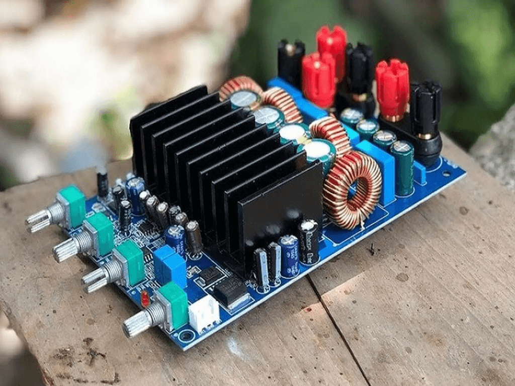 vi-sao-amply-class-d-dang-soan-ngoi-amply-truyen-thong