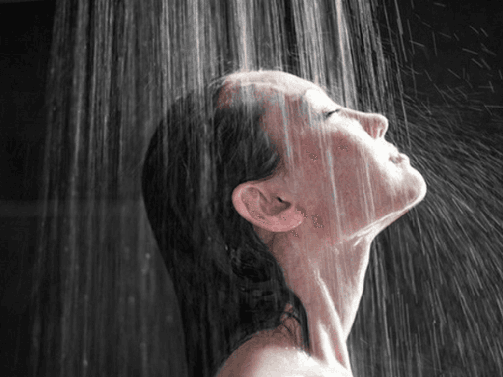 loi-ich-cua-viec-tam-nuoc-nong-doi-voi-suc-khoe