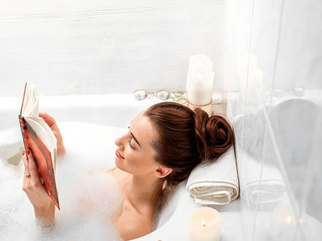 loi-khuyen-khi-lua-chon-tam-nuoc-nong-hay-nuoc-lanh-de-cai-thien-suc-khoe-toan-dien