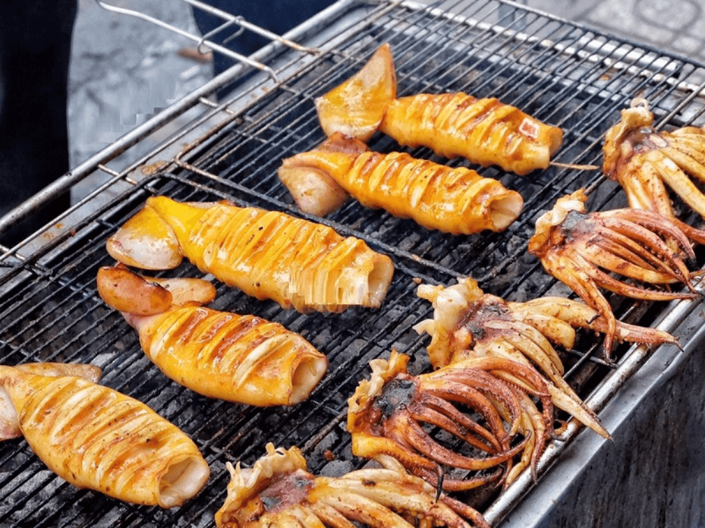 nuong-muc-bang-bep-than-cho-huong-vi-dam-da