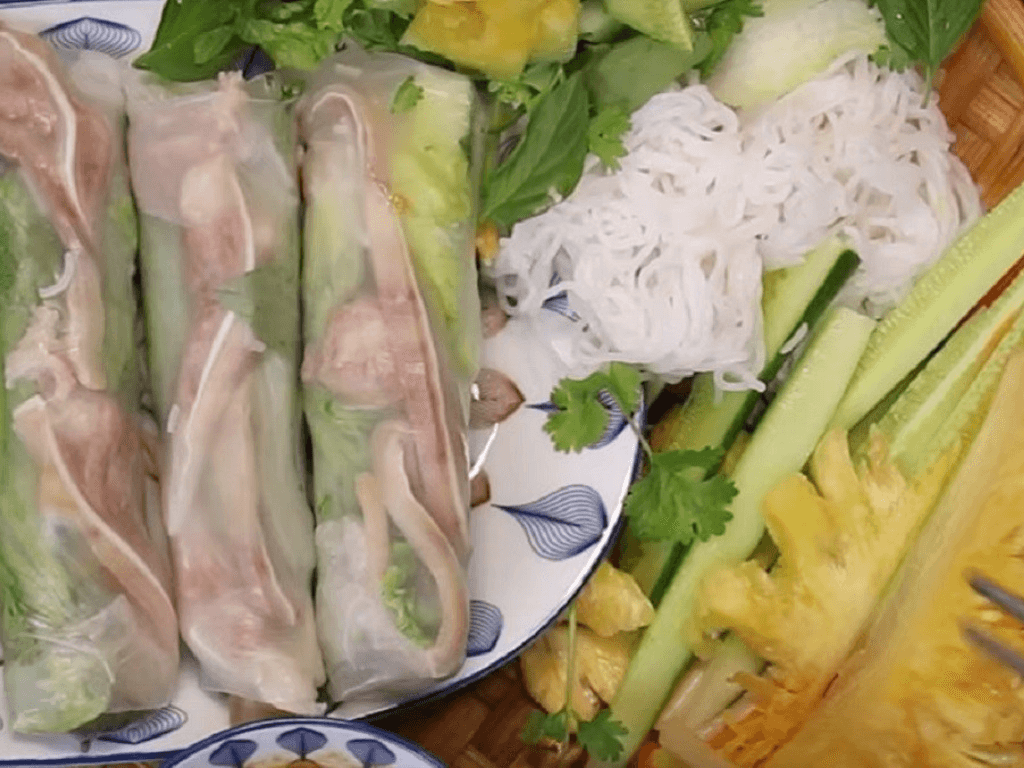 vi-sao-goi-cuon-tai-heo-duoc-san-lung-den-vay
