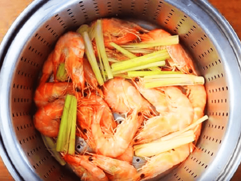 cac-buoc-lam-tom-hap-nuoc-dua-ngon-dinh-cua-chop