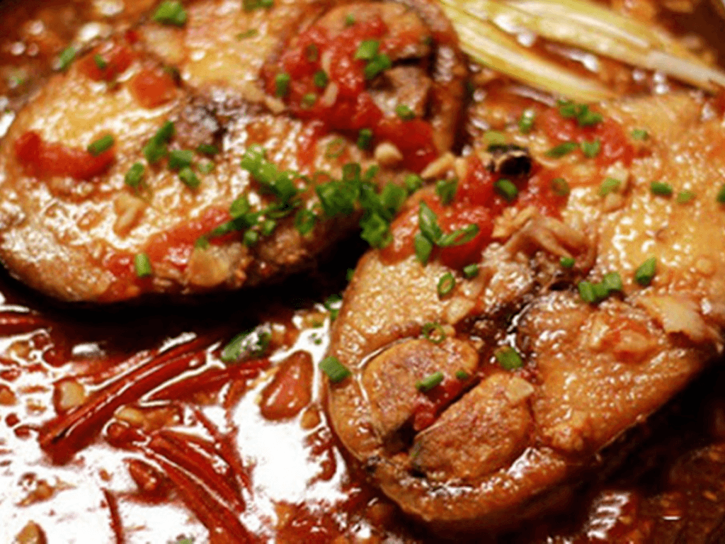 quy-trinh-nau-ca-thu-sot-ca-chua-kieu-mien-trung