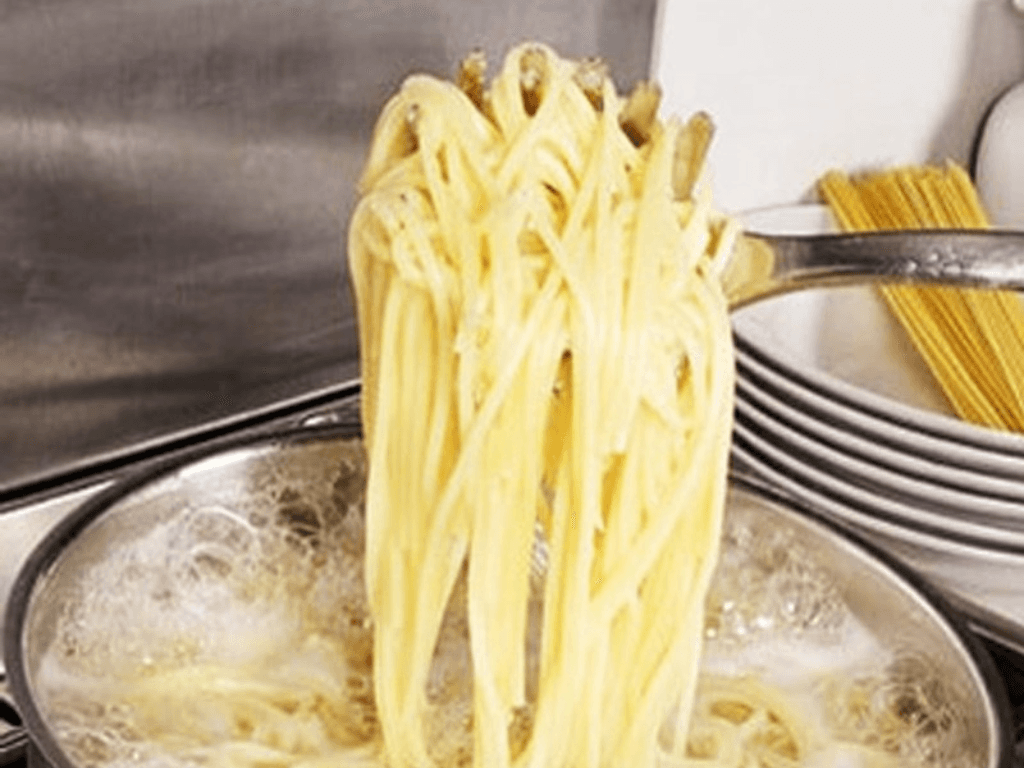 so-che-nguyen-lieu-lam-spaghetti-sot-kem-nam