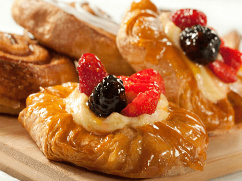 nuong-banh-danish-mem-min-vang-deu