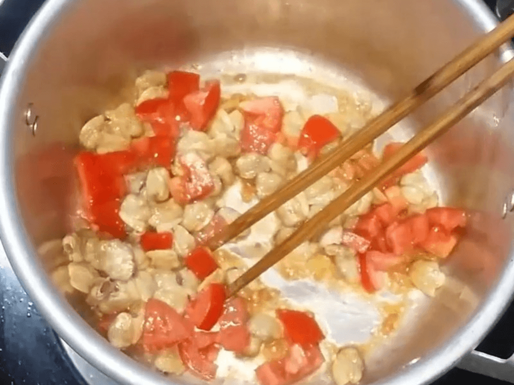 cach-nau-canh-ngao-voi-ca-chua-chuan-vi