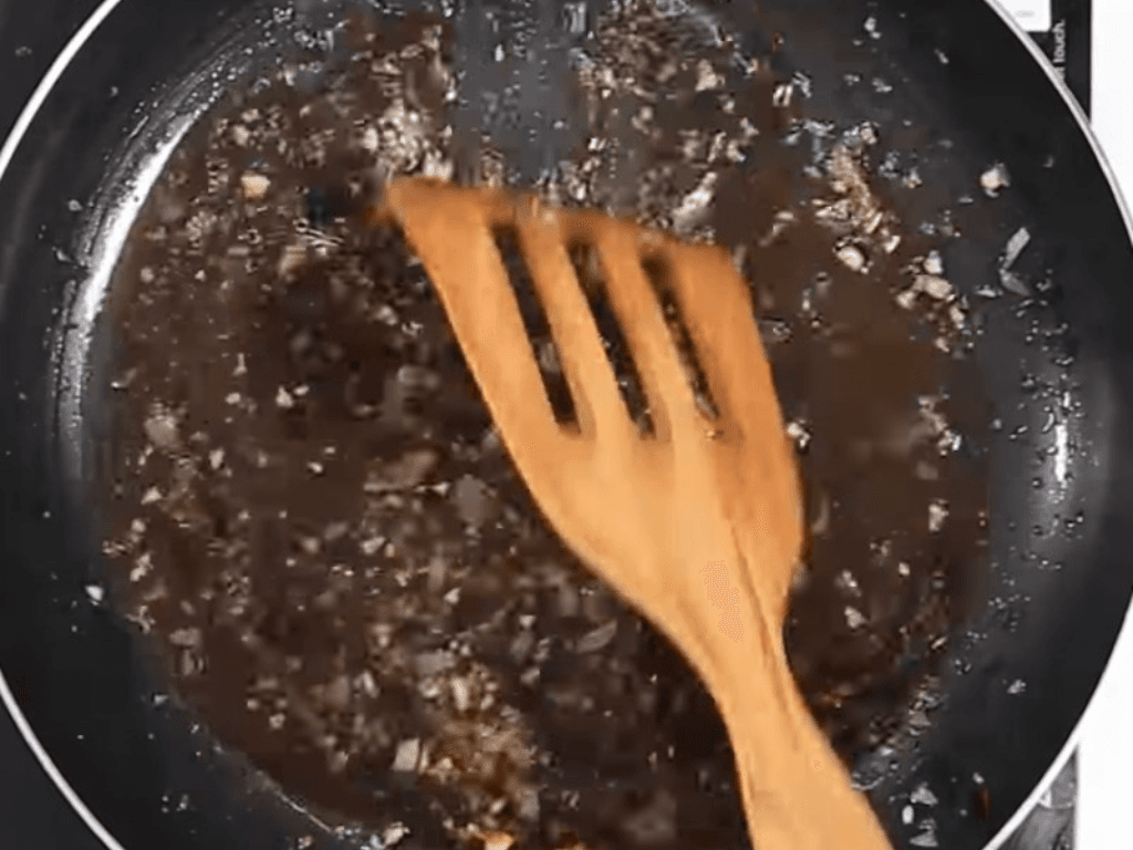 pha-che-nuoc-sot-than-thanh-chuan-pho-co