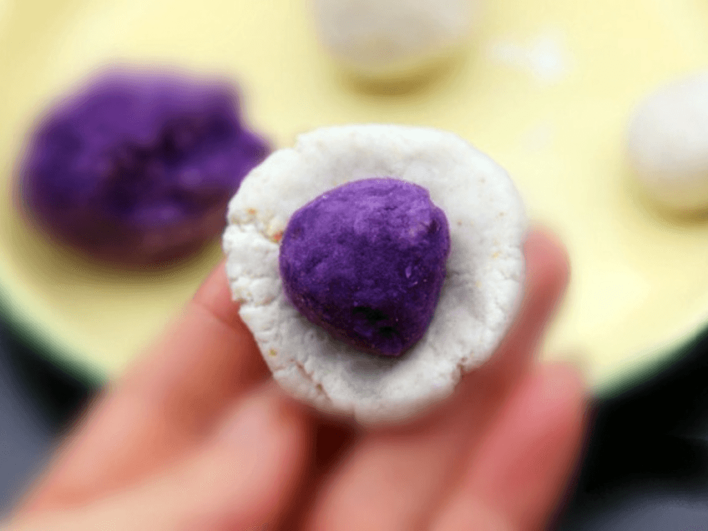 cach-tao-hinh-va-chien-phong-banh-khoai-so