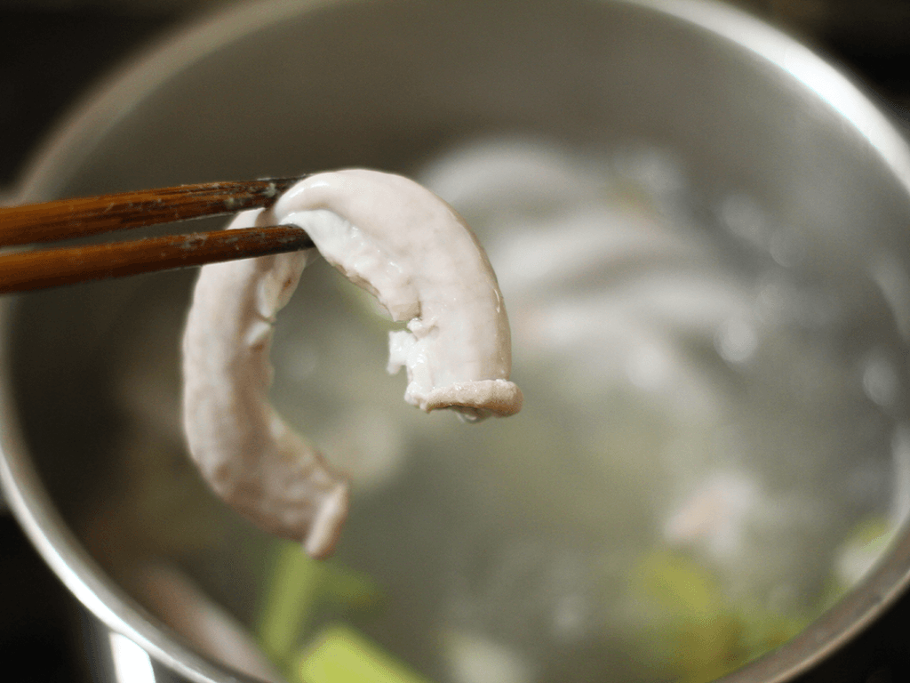 cach-luoc-long-lon-trang-gion-khong-bi-dang