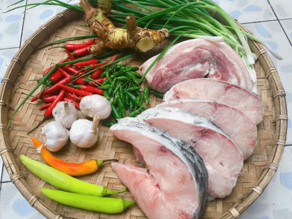 nguyen-lieu-chuan-bi-de-kho-ca-chep-voi-rieng